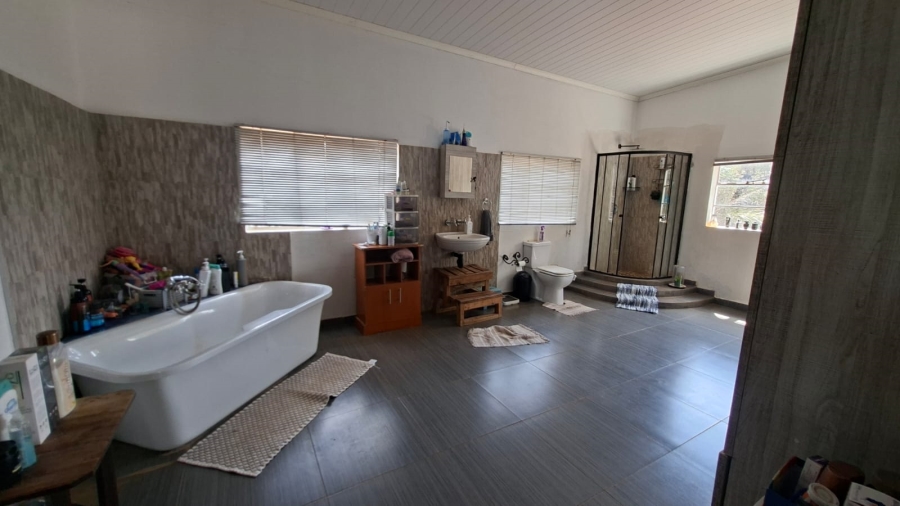 5 Bedroom Property for Sale in Schylock A H North West